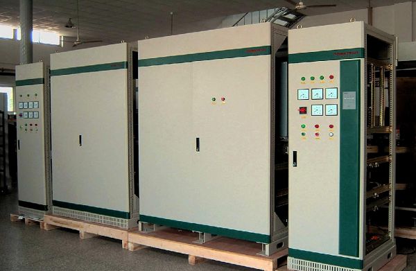 上海長(zhǎng)興7臺(tái)630KVA岸電電源產(chǎn)品.jpg 上海長(zhǎng)興7臺(tái)630KVA岸電電源產(chǎn)品.jpg